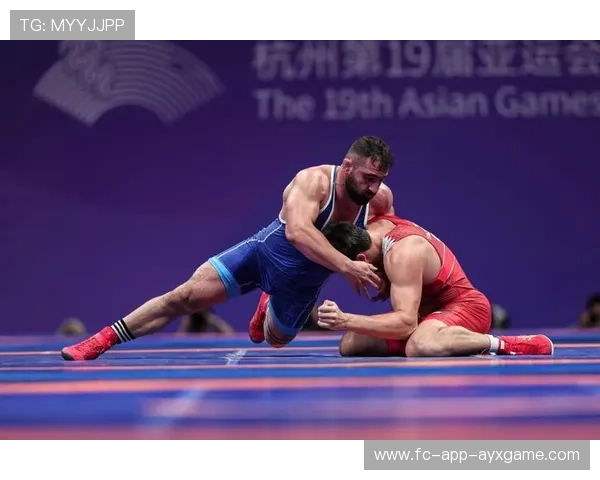 伊朗摔跤强者锁技获得世界冠军，锁定未来之路